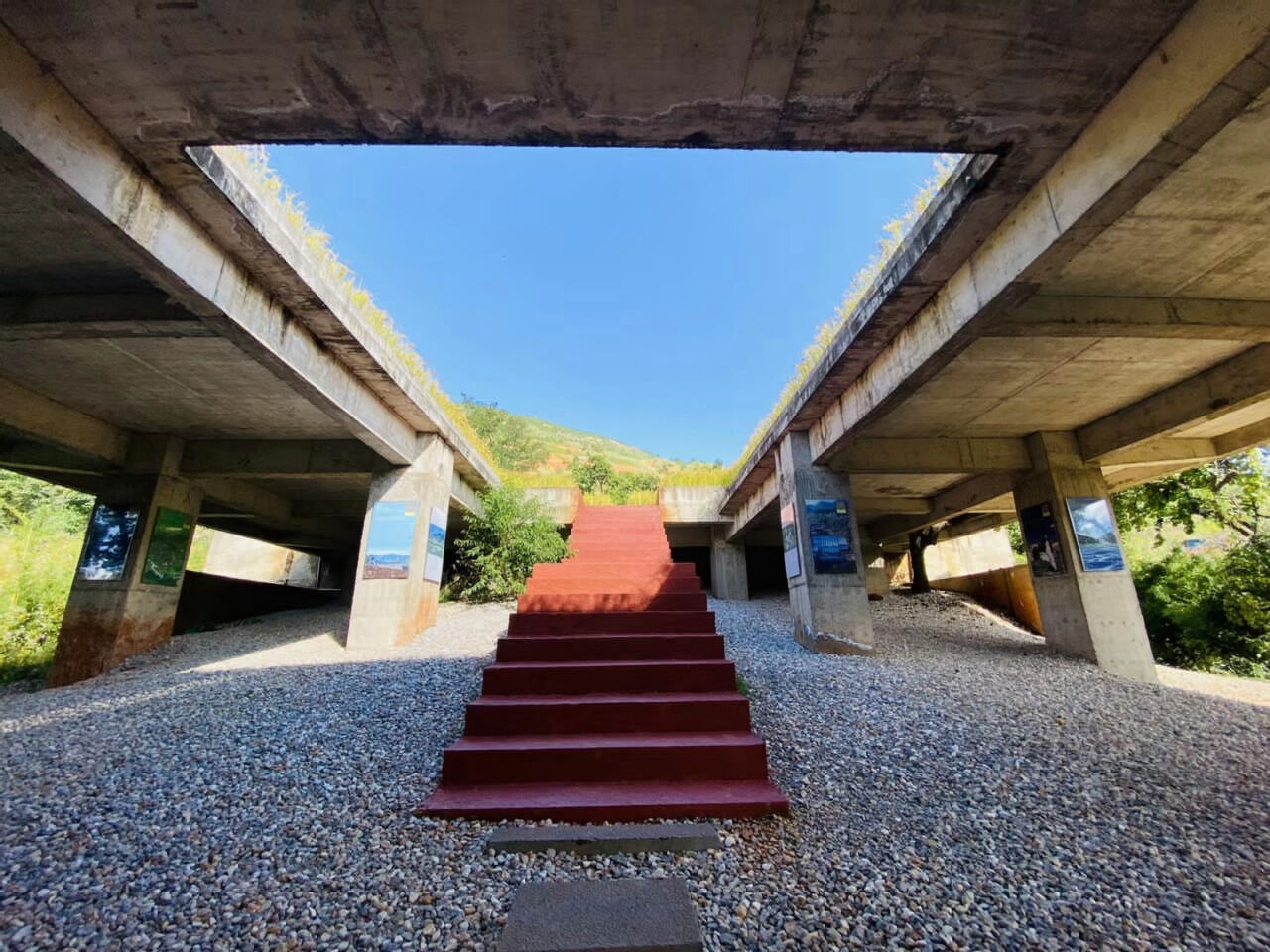 大理洱源鳳羽稻田劇場 大理洱源鳳羽稻田劇場